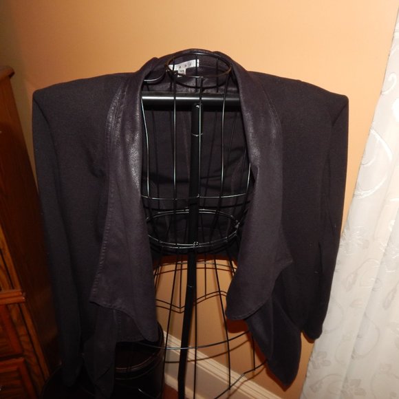 Ladies CAbi Open Front Black Jacket - Size XS - Asymmetrical Drape - Picture 3 of 7
